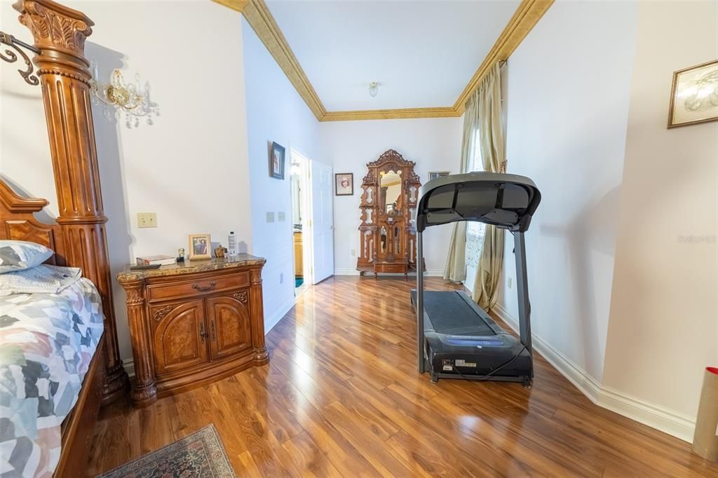 Active With Contract: $1,199,000 (4 beds, 3 baths, 6284 Square Feet)