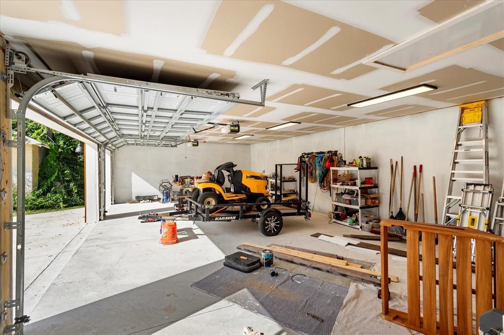 Под контрактом: $550,000 (3 спален, 2 ванн, 1554 Квадратных фут)