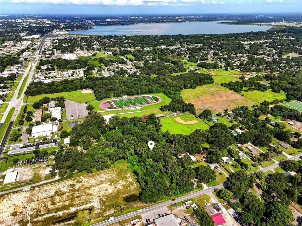 待售: $580,000 (5.14 acres)