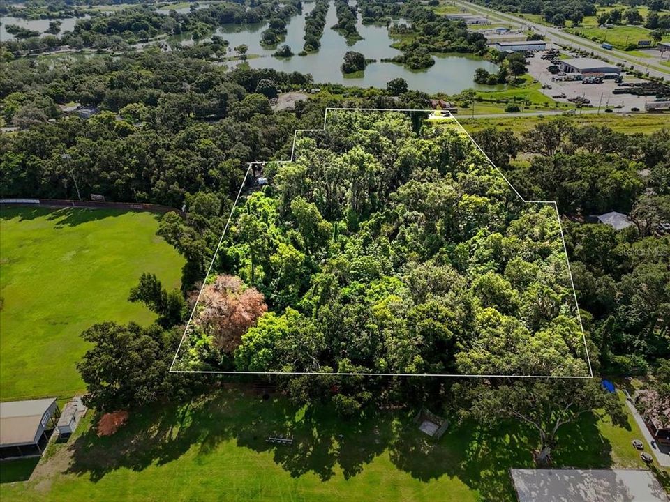 待售: $580,000 (5.14 acres)