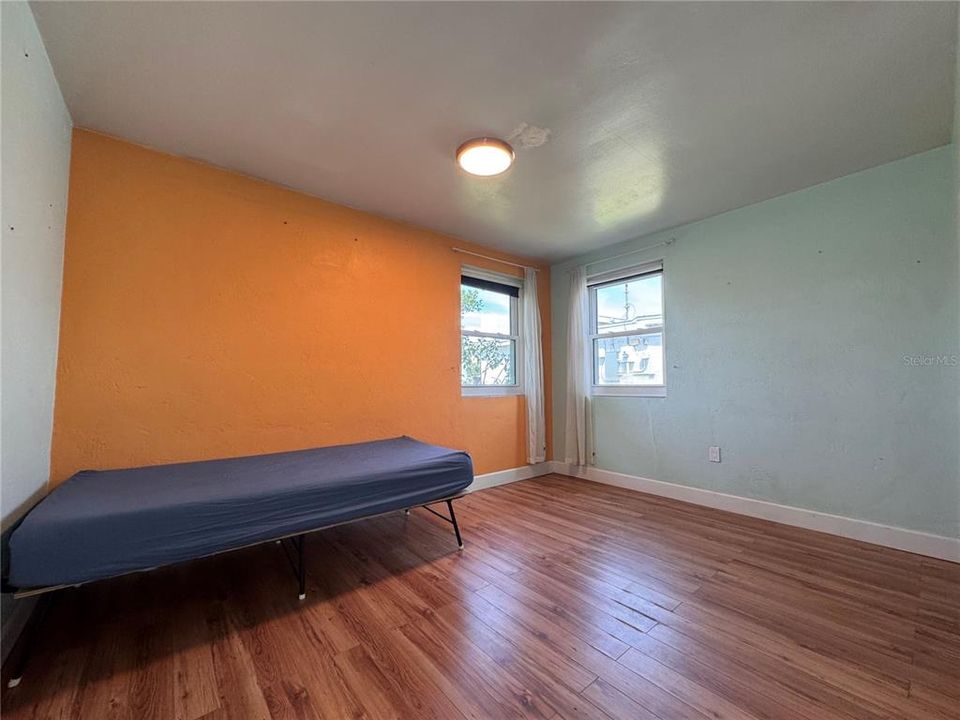 В аренду: $2,150 (2 спален, 1 ванн, 940 Квадратных фут)