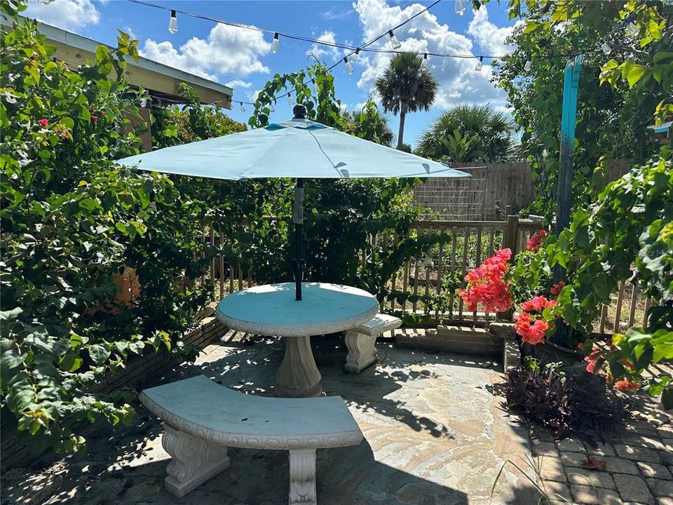 В аренду: $2,150 (2 спален, 1 ванн, 940 Квадратных фут)