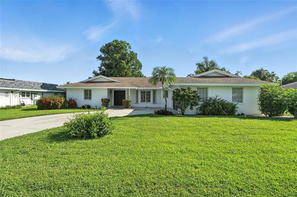 Recently Sold: $410,000 (3 beds, 2 baths, 1651 Square Feet)