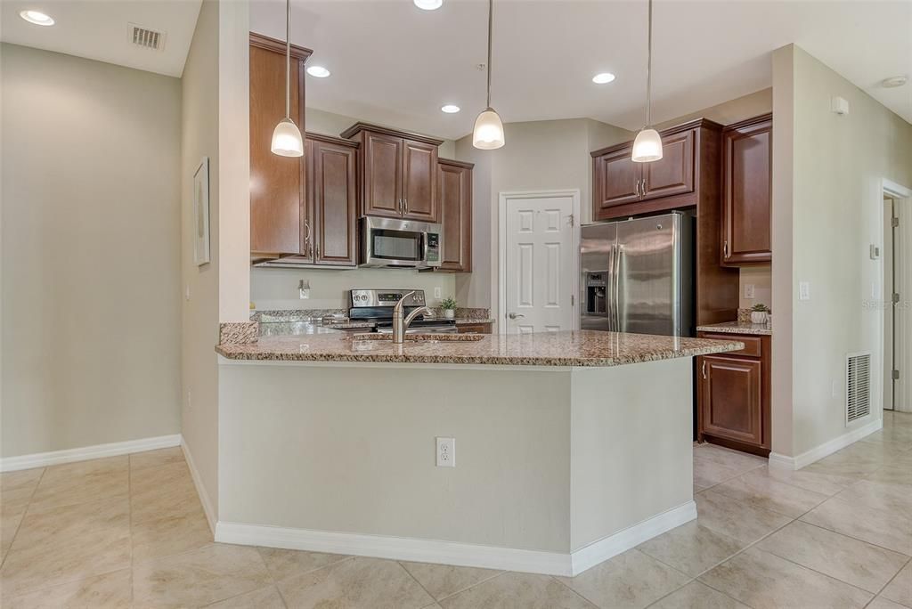 待售: $325,000 (3 贝兹, 2 浴室, 1430 平方英尺)