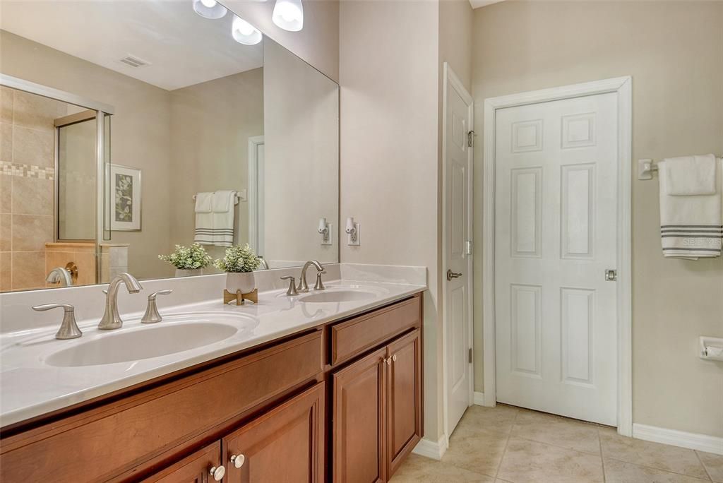 待售: $325,000 (3 贝兹, 2 浴室, 1430 平方英尺)