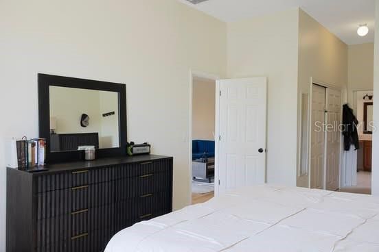 合同活跃: $395,000 (3 贝兹, 2 浴室, 1924 平方英尺)