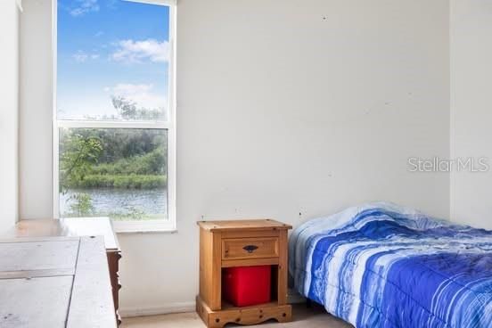 合同活跃: $395,000 (3 贝兹, 2 浴室, 1924 平方英尺)