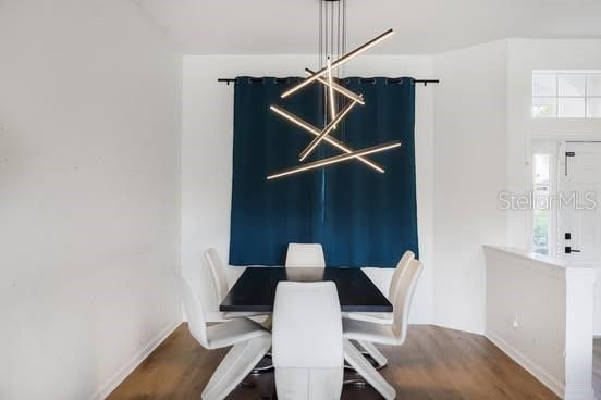 合同活跃: $395,000 (3 贝兹, 2 浴室, 1924 平方英尺)