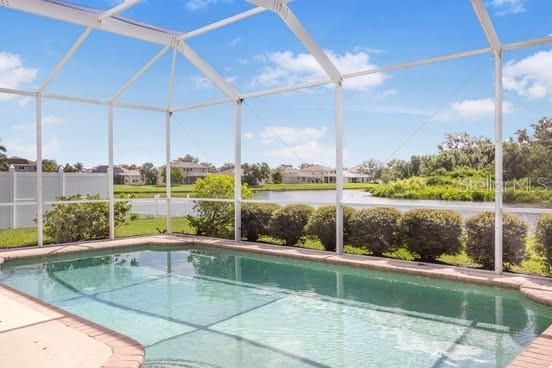 合同活跃: $395,000 (3 贝兹, 2 浴室, 1924 平方英尺)