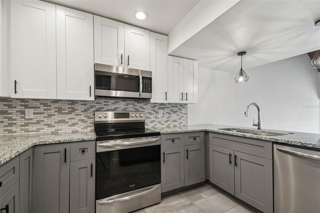 待售: $425,000 (3 贝兹, 2 浴室, 1924 平方英尺)