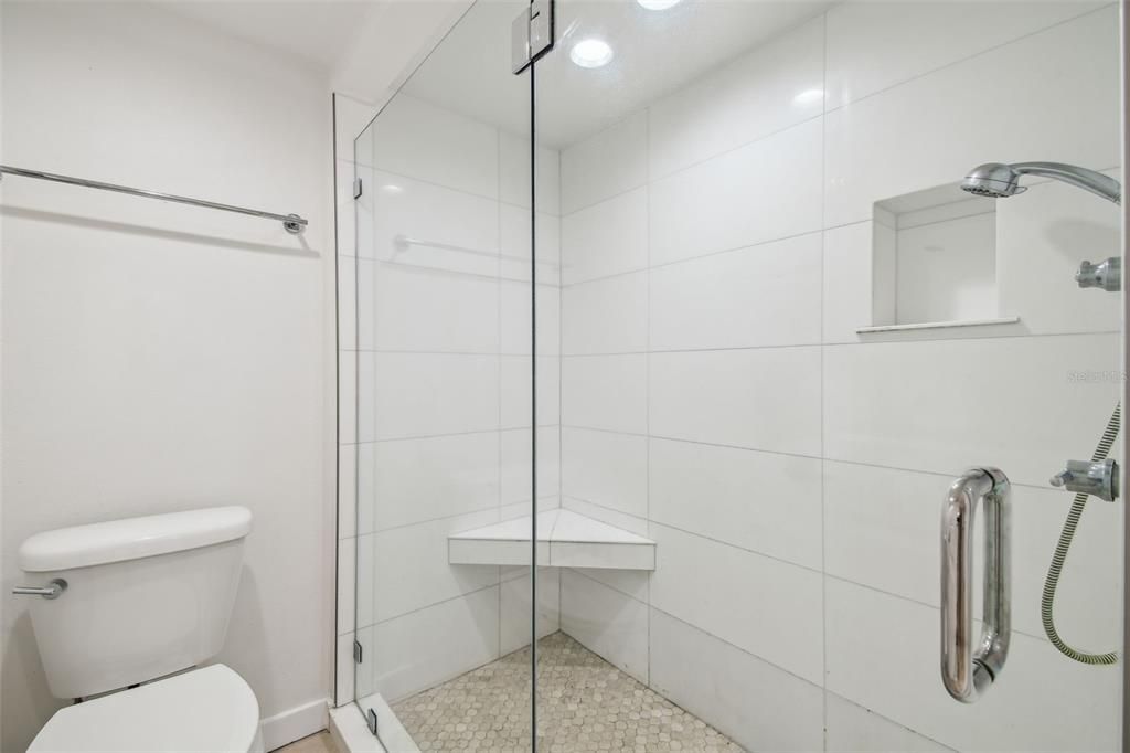 待售: $425,000 (3 贝兹, 2 浴室, 1924 平方英尺)