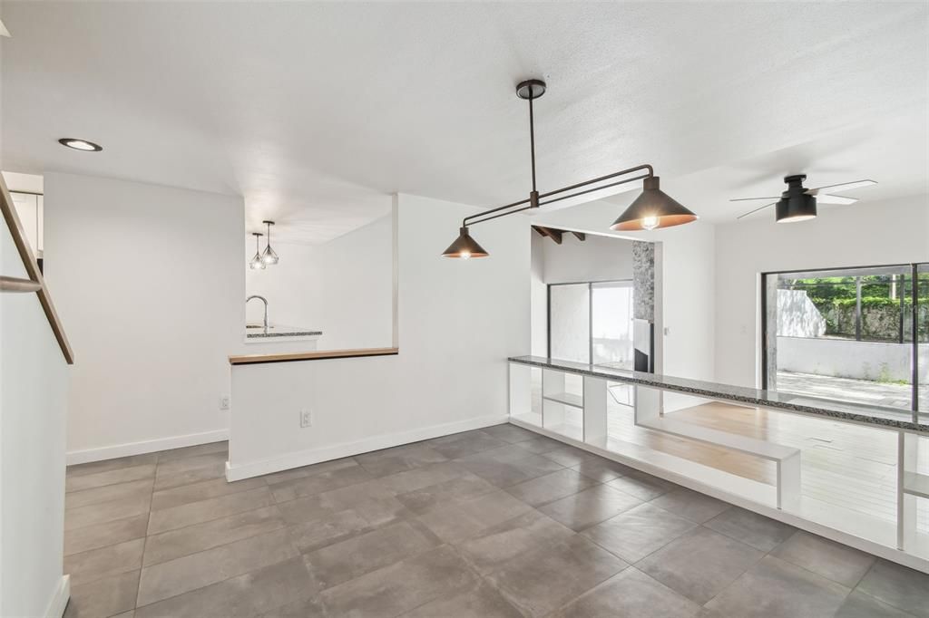 待售: $425,000 (3 贝兹, 2 浴室, 1924 平方英尺)