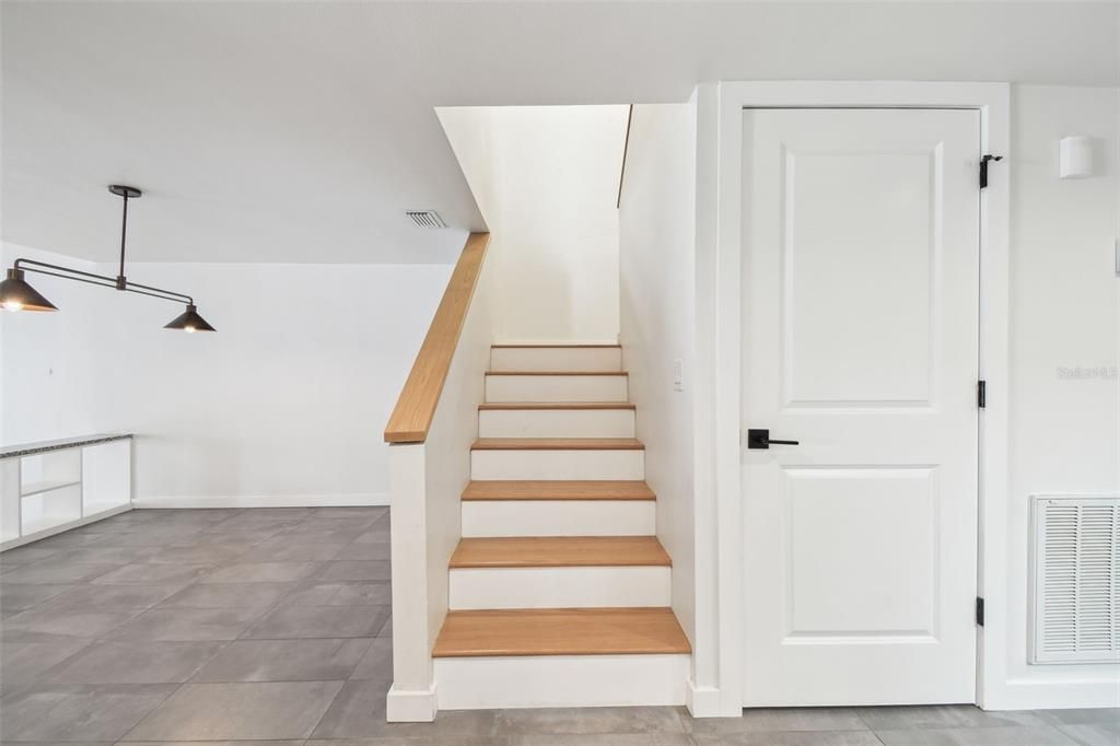 待售: $425,000 (3 贝兹, 2 浴室, 1924 平方英尺)