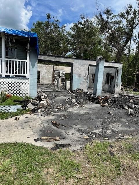 Active With Contract: $250,000 (3 beds, 2 baths, 3072 Square Feet)