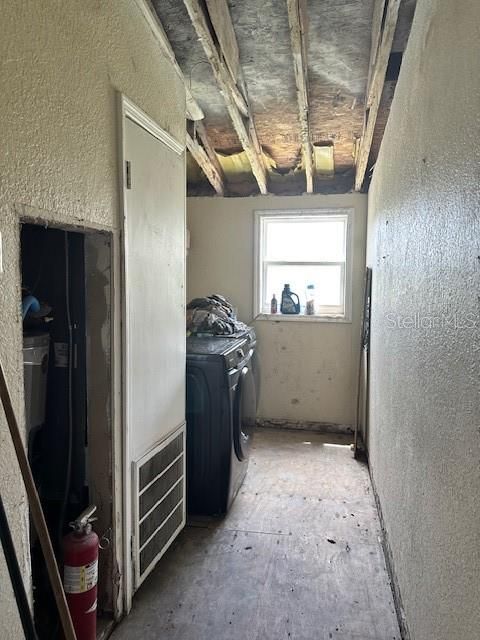 Active With Contract: $250,000 (3 beds, 2 baths, 3072 Square Feet)