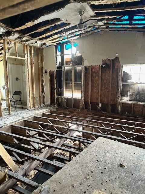 Active With Contract: $250,000 (3 beds, 2 baths, 3072 Square Feet)