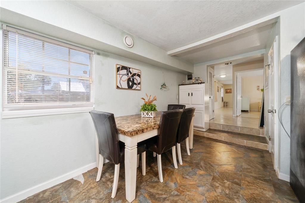 For Sale: $199,990 (2 beds, 1 baths, 1080 Square Feet)