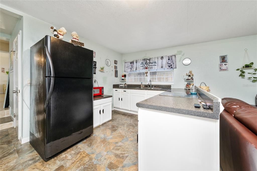 For Sale: $199,990 (2 beds, 1 baths, 1080 Square Feet)