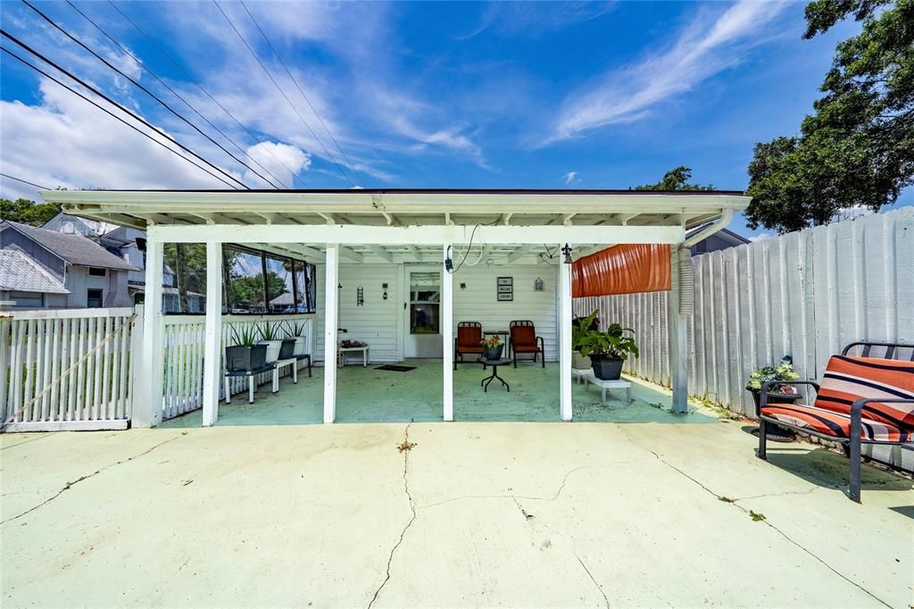 For Sale: $199,990 (2 beds, 1 baths, 1080 Square Feet)