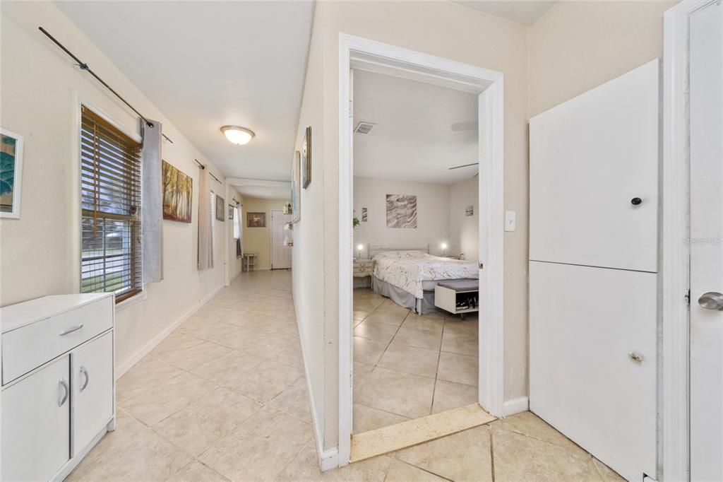 For Sale: $199,990 (2 beds, 1 baths, 1080 Square Feet)