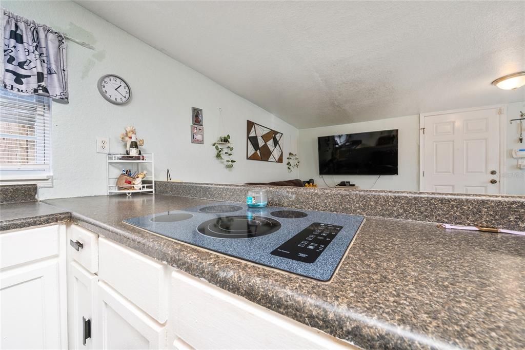 For Sale: $199,990 (2 beds, 1 baths, 1080 Square Feet)