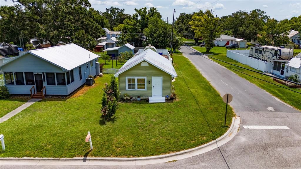 For Sale: $199,990 (2 beds, 1 baths, 1080 Square Feet)