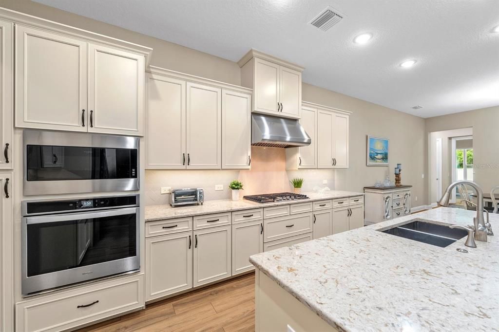 待售: $950,000 (4 贝兹, 4 浴室, 3401 平方英尺)