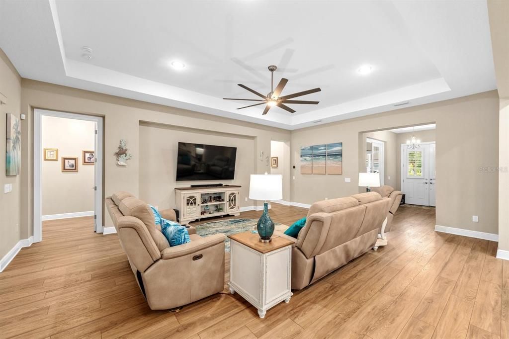 待售: $950,000 (4 贝兹, 4 浴室, 3401 平方英尺)