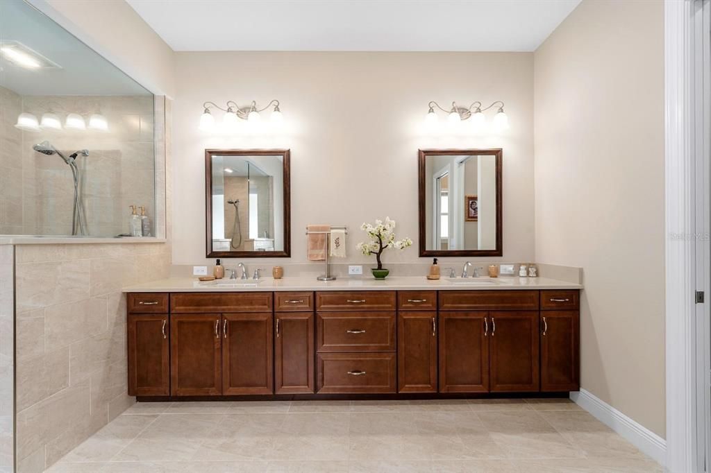 待售: $950,000 (4 贝兹, 4 浴室, 3401 平方英尺)