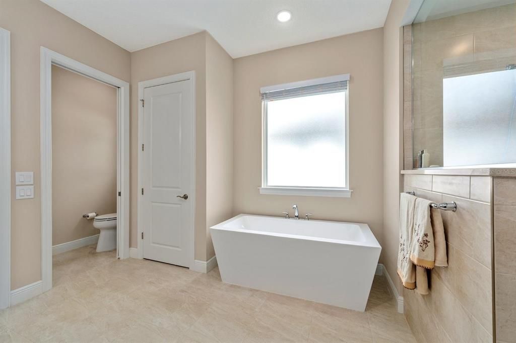 待售: $950,000 (4 贝兹, 4 浴室, 3401 平方英尺)