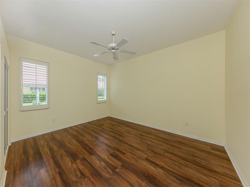 Под контрактом: $779,000 (3 спален, 3 ванн, 2827 Квадратных фут)