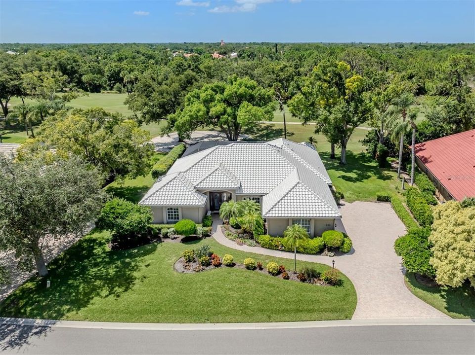 Под контрактом: $779,000 (3 спален, 3 ванн, 2827 Квадратных фут)