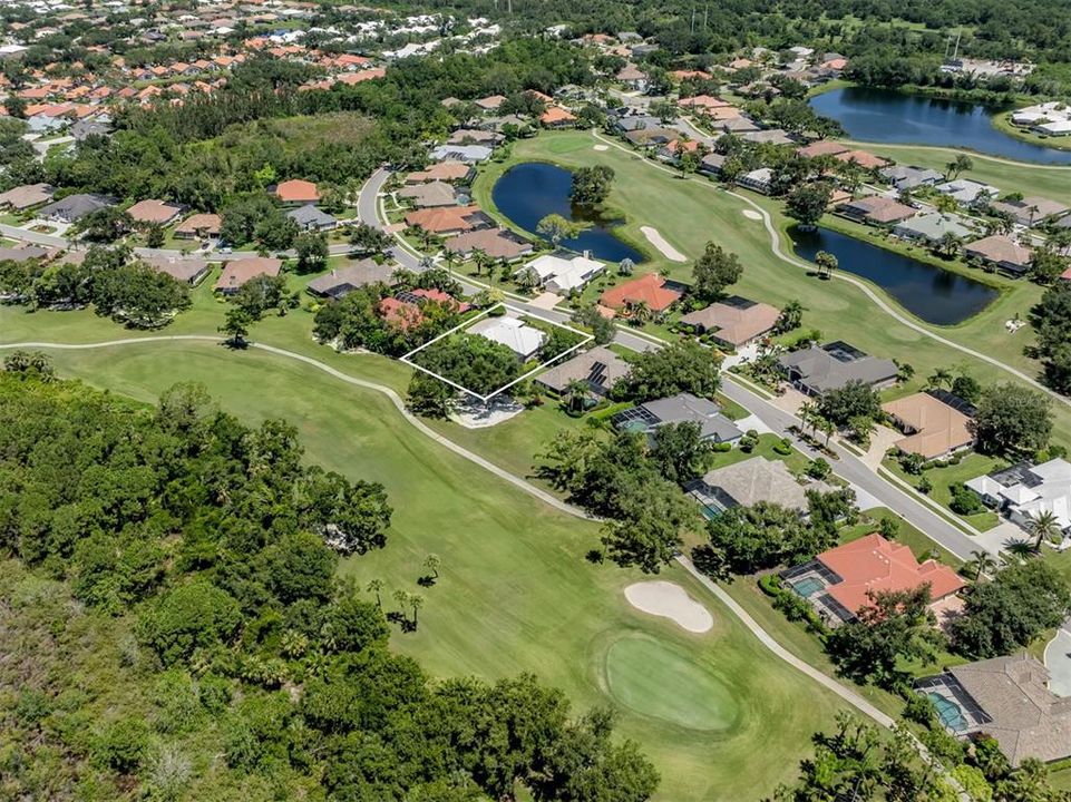 Под контрактом: $779,000 (3 спален, 3 ванн, 2827 Квадратных фут)