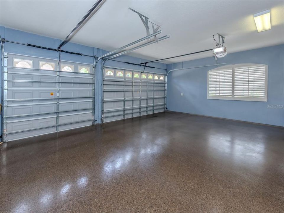 Под контрактом: $779,000 (3 спален, 3 ванн, 2827 Квадратных фут)