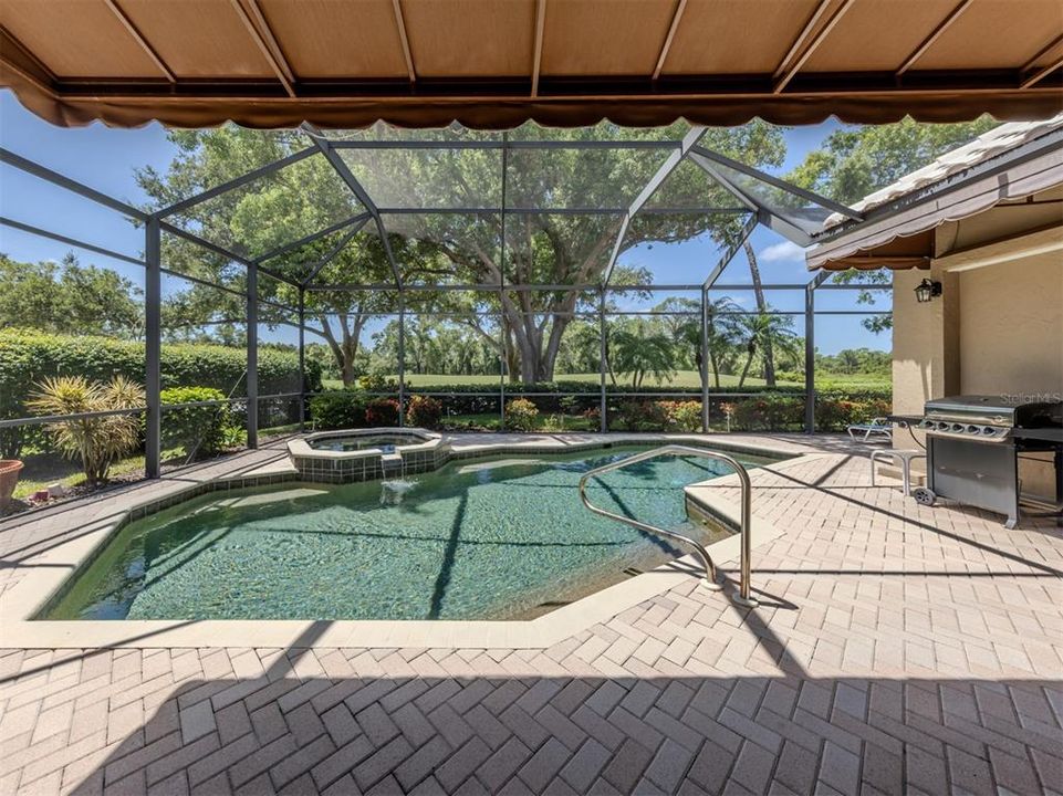 Под контрактом: $779,000 (3 спален, 3 ванн, 2827 Квадратных фут)