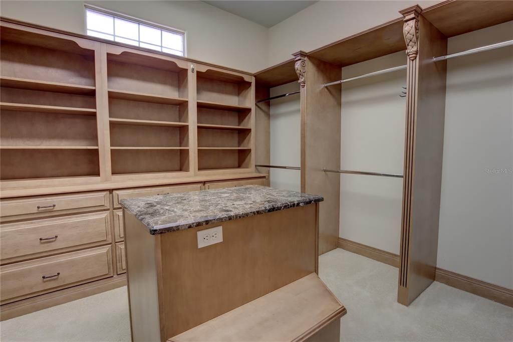 For Sale: $1,149,900 (4 beds, 4 baths, 3800 Square Feet)