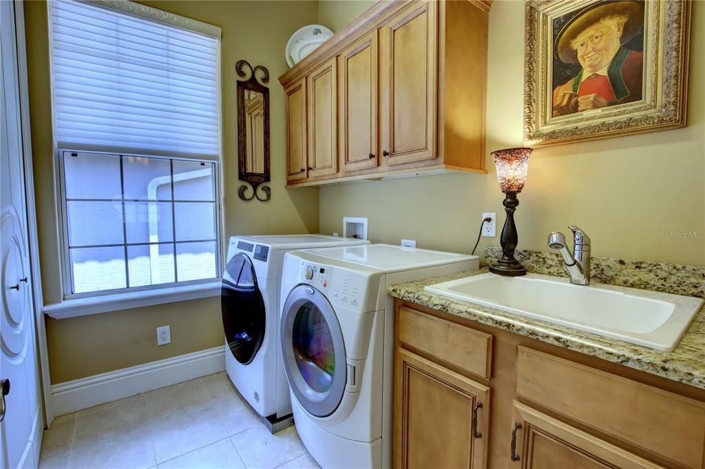 For Sale: $1,149,900 (4 beds, 4 baths, 3800 Square Feet)