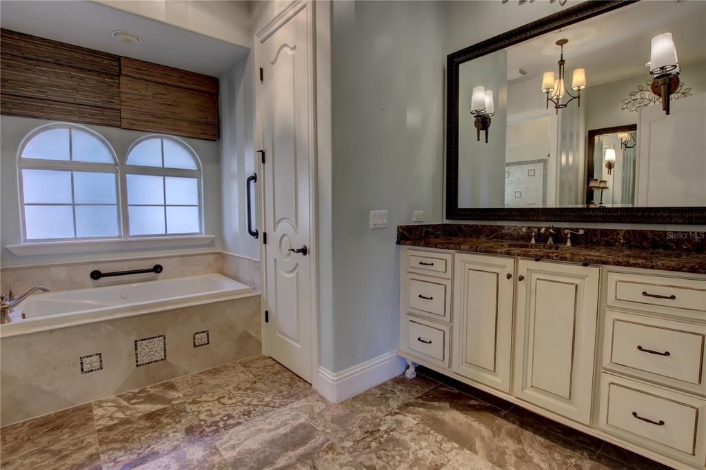 For Sale: $1,149,900 (4 beds, 4 baths, 3800 Square Feet)