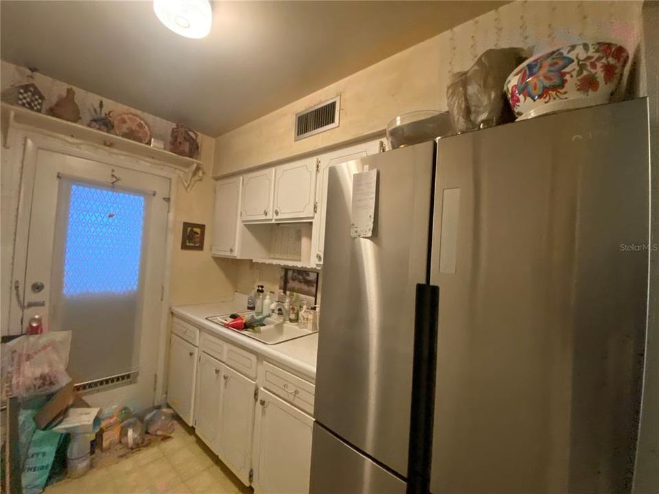 Под контрактом: $170,000 (2 спален, 1 ванн, 816 Квадратных фут)