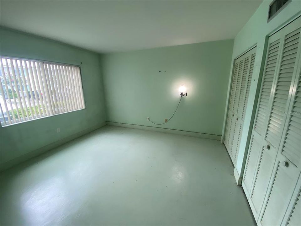 Под контрактом: $170,000 (2 спален, 1 ванн, 816 Квадратных фут)