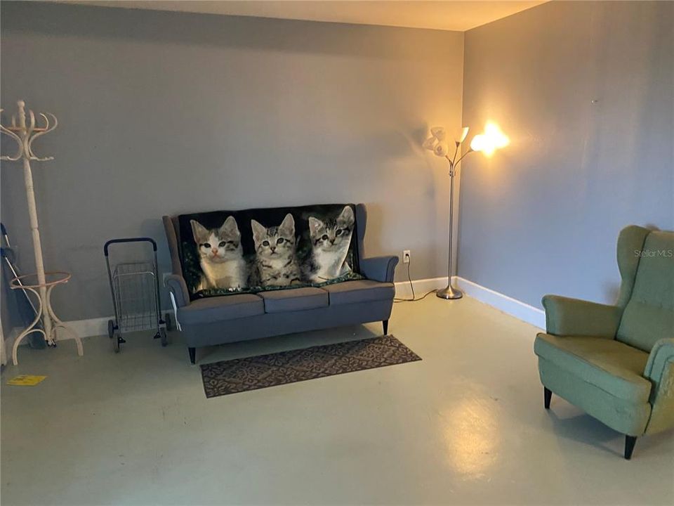 Под контрактом: $170,000 (2 спален, 1 ванн, 816 Квадратных фут)