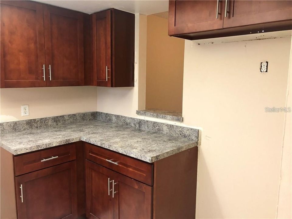 出租: $1,400 (2 贝兹, 2 浴室, 897 平方英尺)