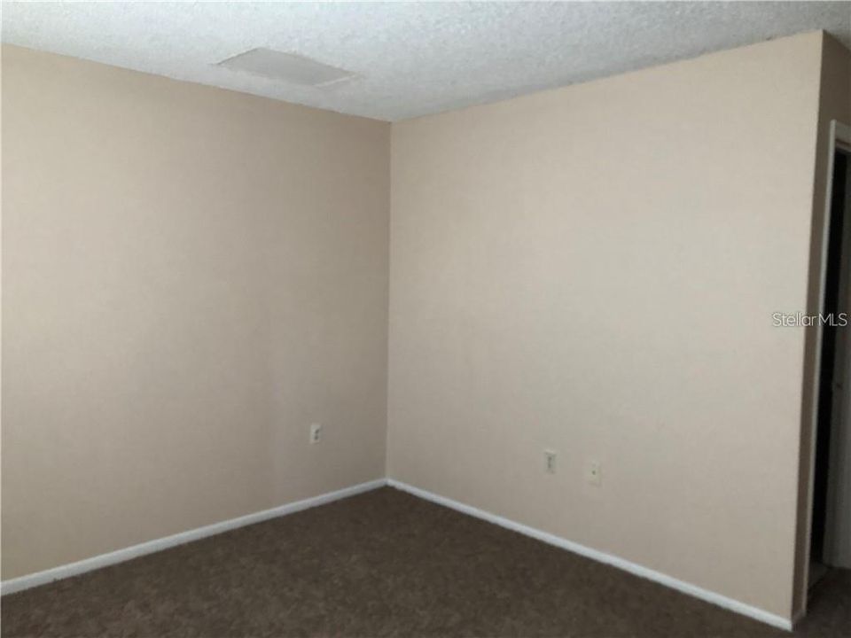 出租: $1,400 (2 贝兹, 2 浴室, 897 平方英尺)