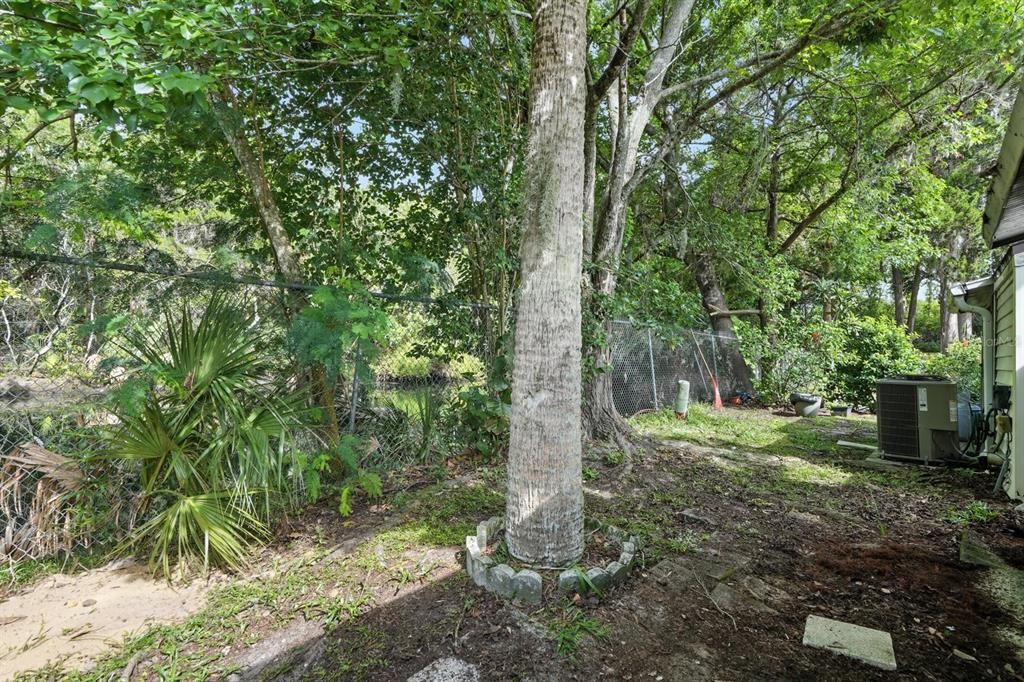 Active With Contract: $190,000 (3 beds, 2 baths, 1081 Square Feet)