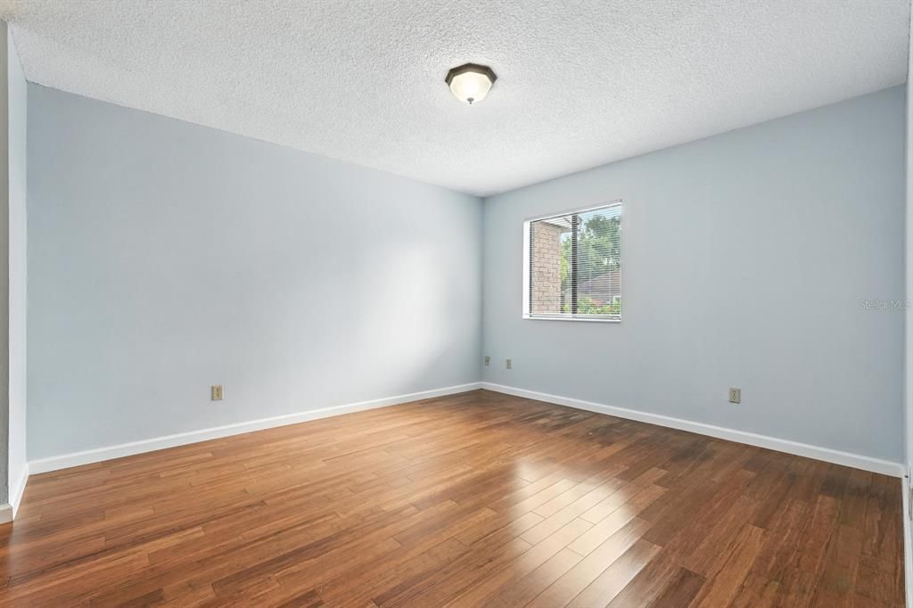 Active With Contract: $190,000 (3 beds, 2 baths, 1081 Square Feet)