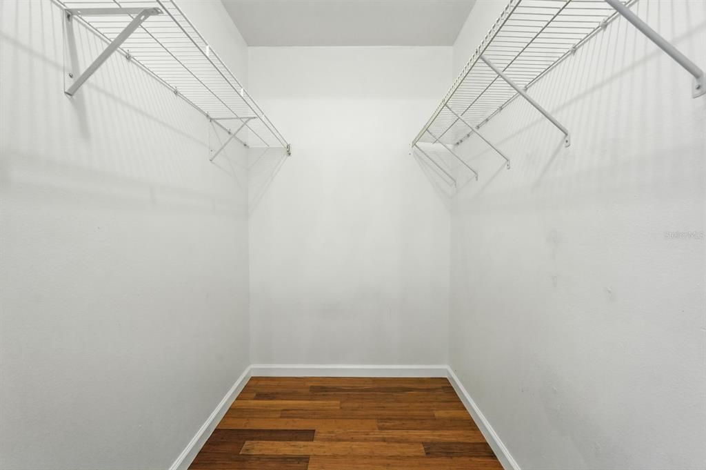 Active With Contract: $190,000 (3 beds, 2 baths, 1081 Square Feet)