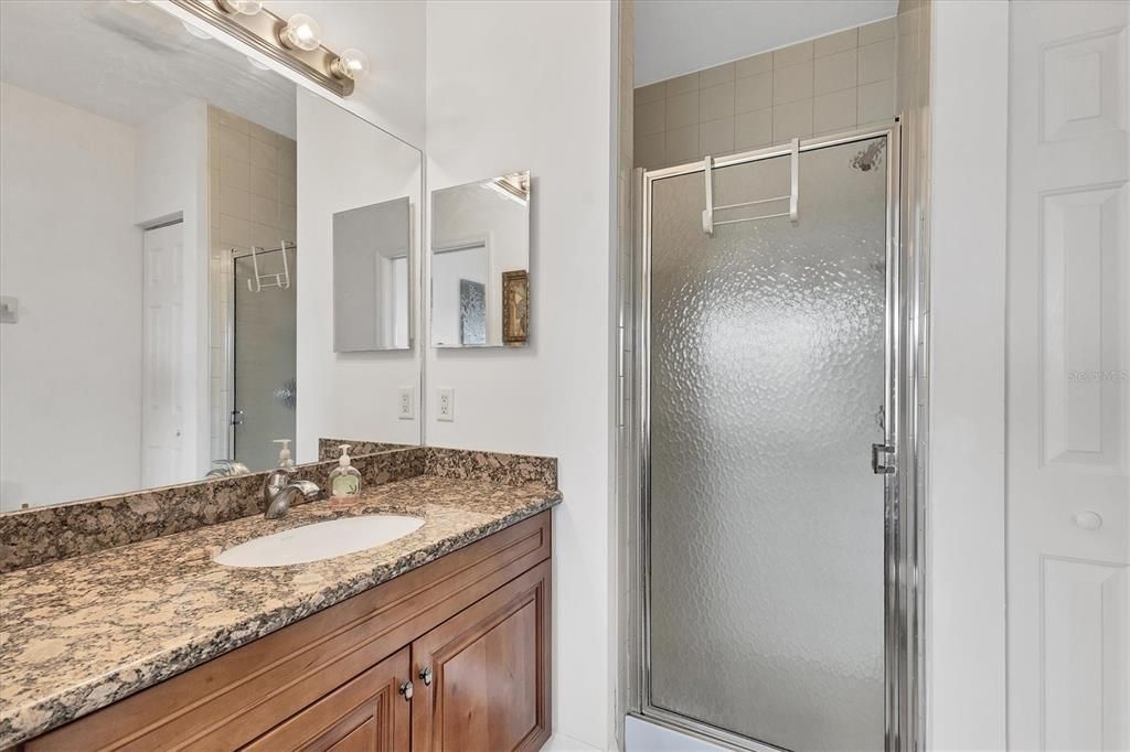 出租: $2,000 (2 贝兹, 2 浴室, 903 平方英尺)