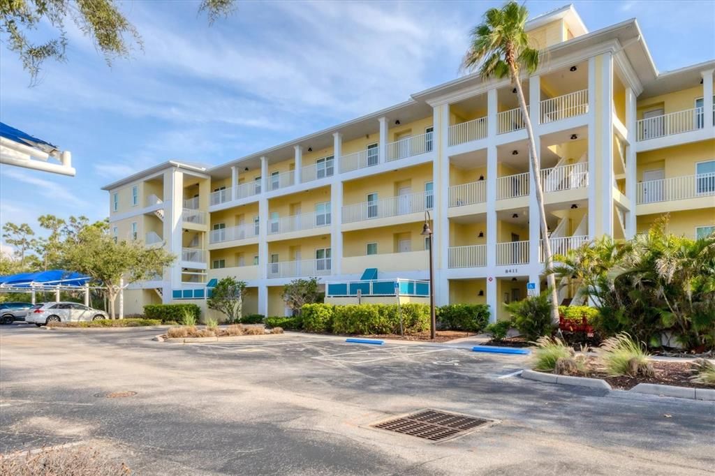 出租: $2,000 (2 贝兹, 2 浴室, 903 平方英尺)