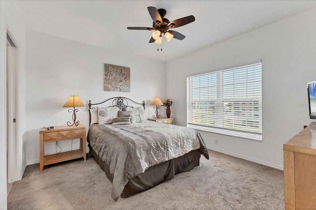 出租: $2,000 (2 贝兹, 2 浴室, 903 平方英尺)