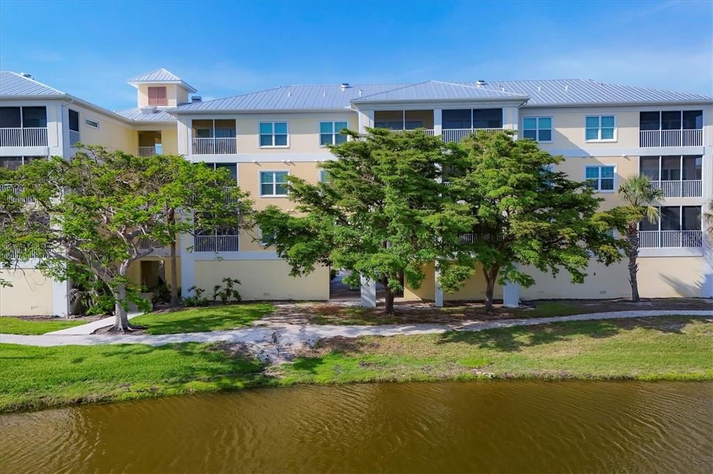 出租: $2,000 (2 贝兹, 2 浴室, 903 平方英尺)